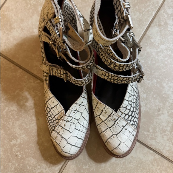 FREEBIRD FELICITY BOOTIES - Picture 5 of 8